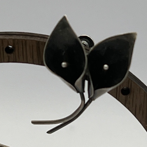 VINTAGE STUART NYE STERLING CALLA LILY EARRINGS - Picture 4 of 9